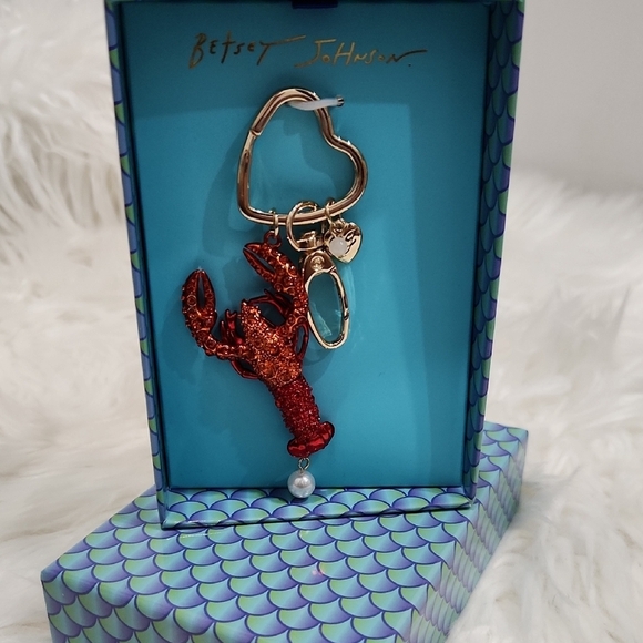 Betsey Johnson Crystal Lobster Key Fob, Gold-Tone Heart  ❤️🔹️Betsey Johnson🔹️ Red Lobster Keychain Bag Charm  (MSRP $68)